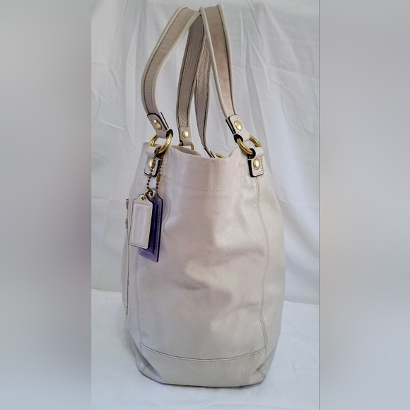 Vintage Coach Poppy Bucket Style Shoulder Bag #14565 - Picture 4 of 11